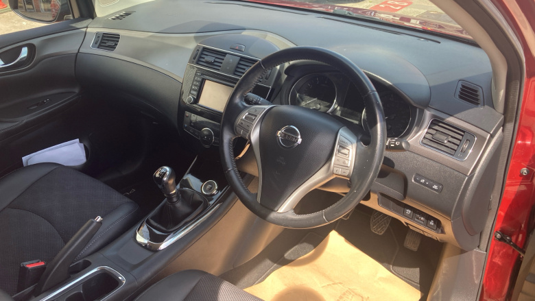 Nissan Pulsar 1.2 DiG-T N-Connecta 5dr Petrol Hatchback